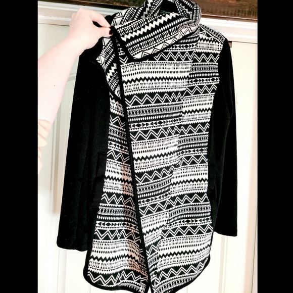 Aztec print Open Front Cardigan - Picture 2 of 5